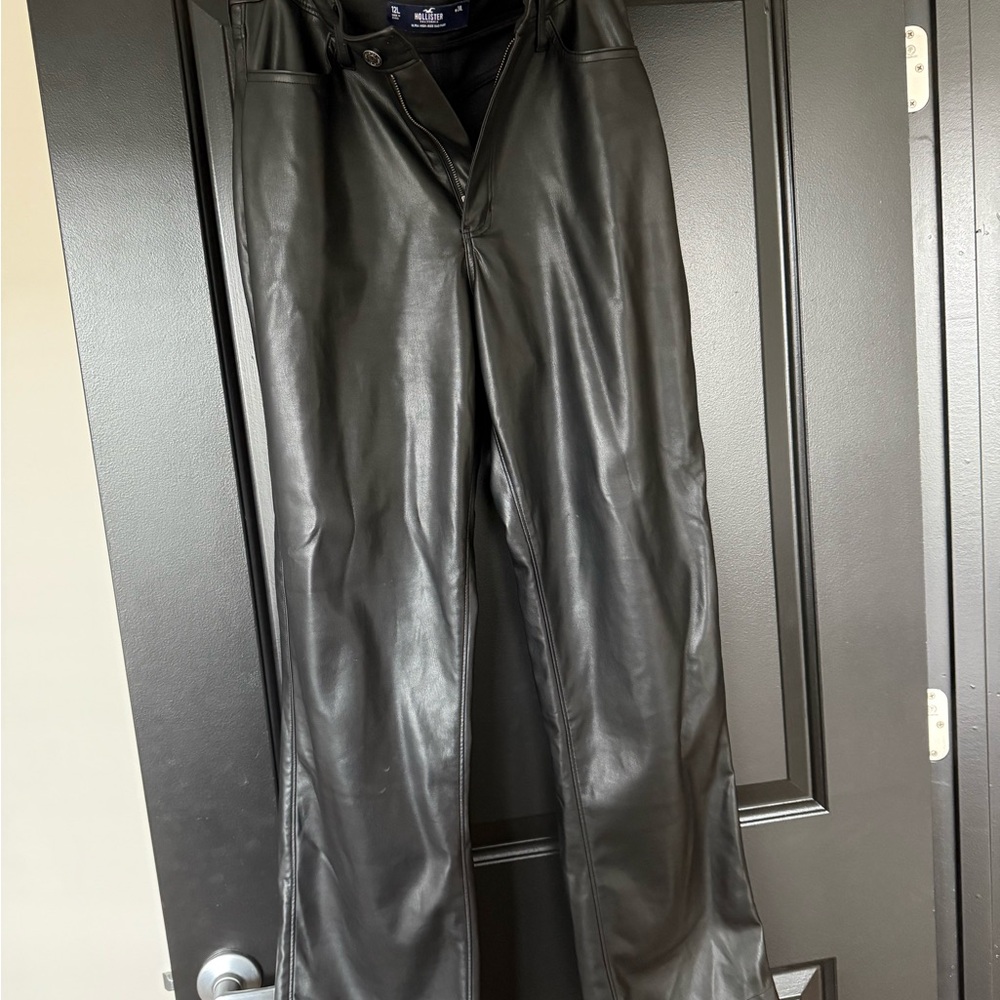 Hollister Ultra High Rise Dad Leather Pant